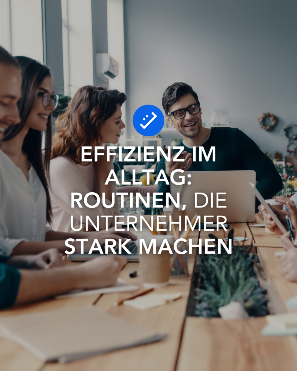 Text auf Bild. Im Bild ist ein Tisch zu sehen an welchem ein Team sitzt und ein Meeting hält.