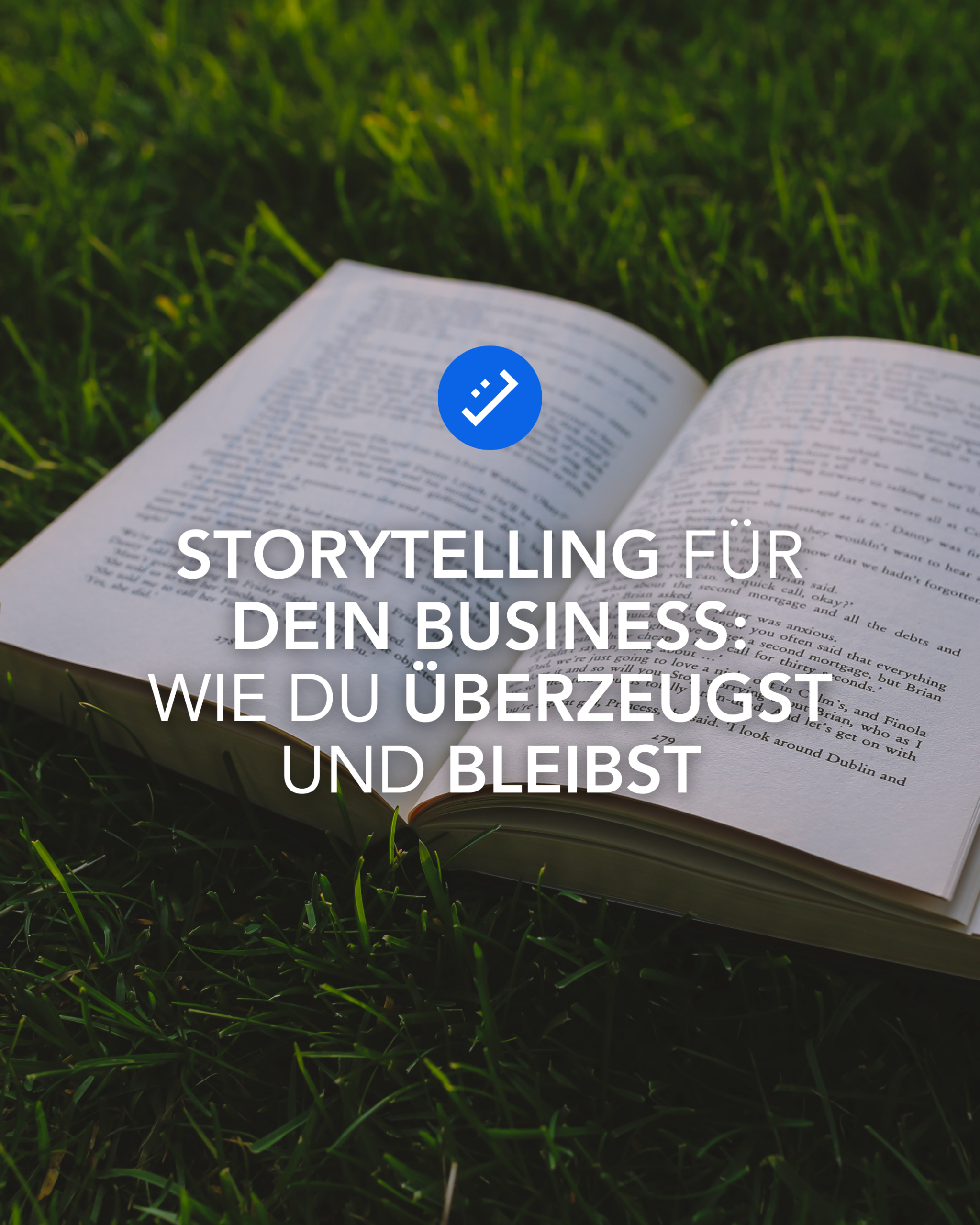 Bild auf Text. Auf dem Bild ist ein offenes Buch zu sehen im Gras liegend.